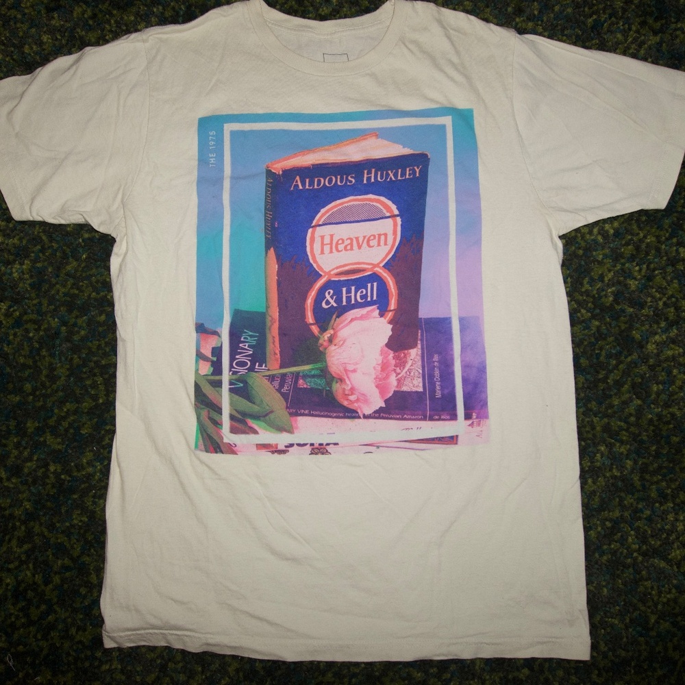 HOT TOPIC - BEIGE T SHIRT